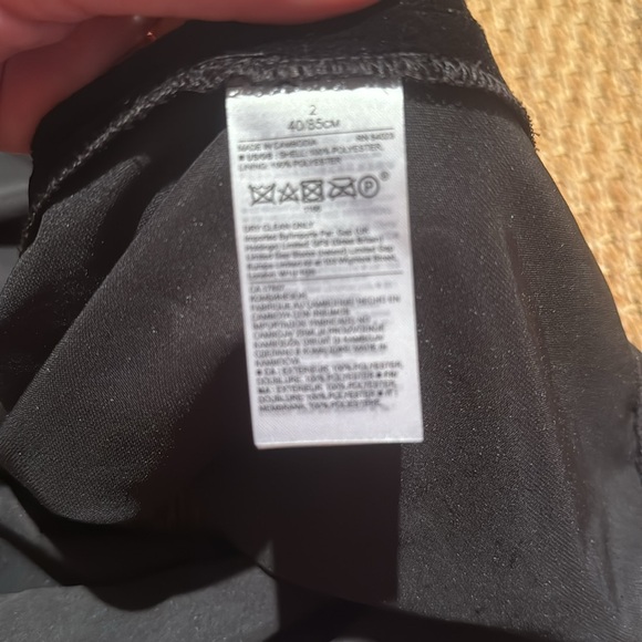 BLACK VELVET NWOT BANANA REPUBLIC VELVET CROPPED LEG JUMPSUIT WITH POCKETS SZ 2 - Picture 16 of 16